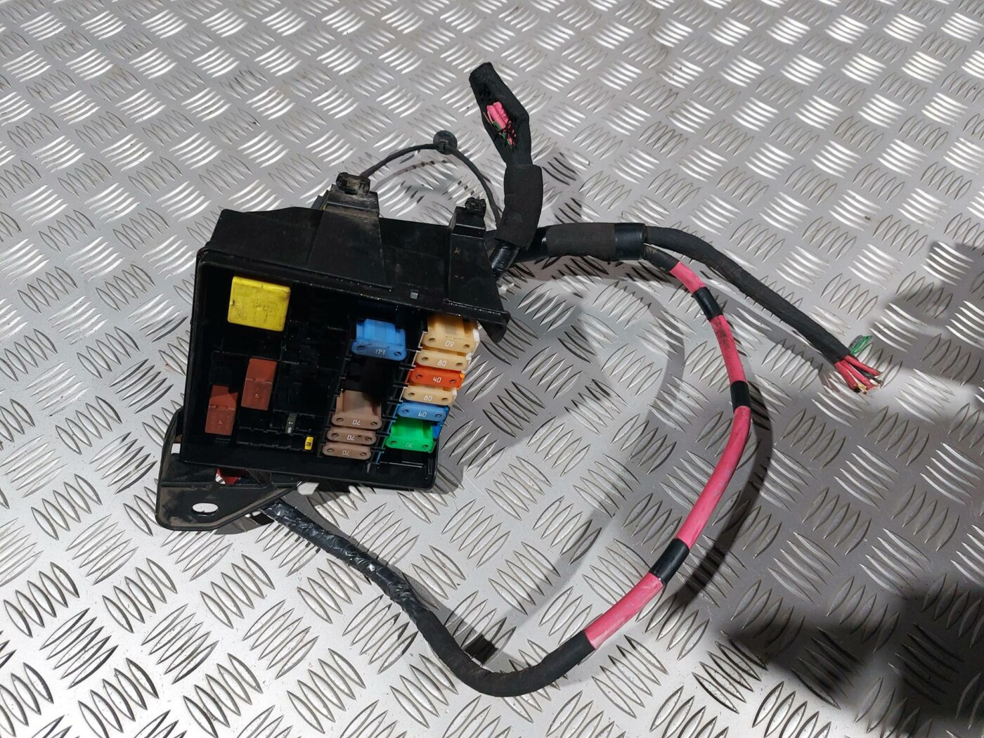 Drošinātāju bloks priekš RENAULT LAGUNA 2011 1 Drošinātāju bloks priekš RENAULT LAGUNA 2011