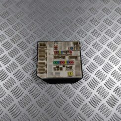 Drošinātāju bloks priekš RENAULT LAGUNA 2011