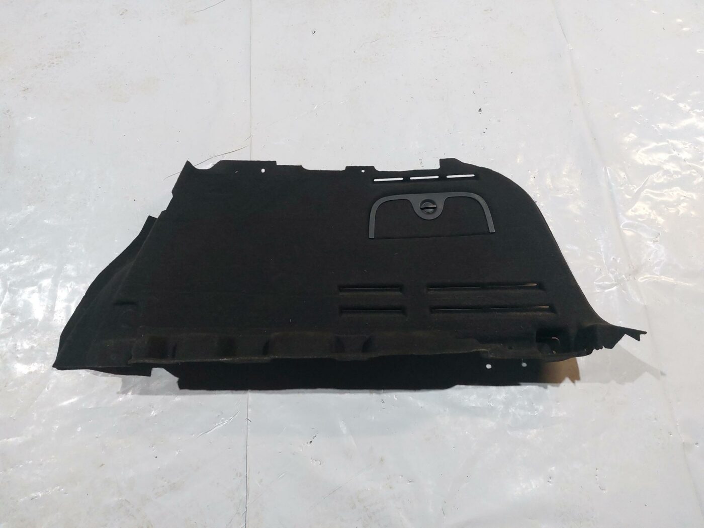 Bagāžnieka nodalījuma sānu apdare priekš RENAULT LAGUNA 2011 1 Bagāžnieka nodalījuma sānu apdare priekš RENAULT LAGUNA 2011