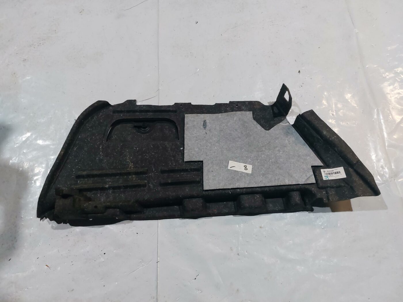 Bagāžnieka nodalījuma sānu apdare priekš RENAULT LAGUNA 2011 2 Bagāžnieka nodalījuma sānu apdare priekš RENAULT LAGUNA 2011