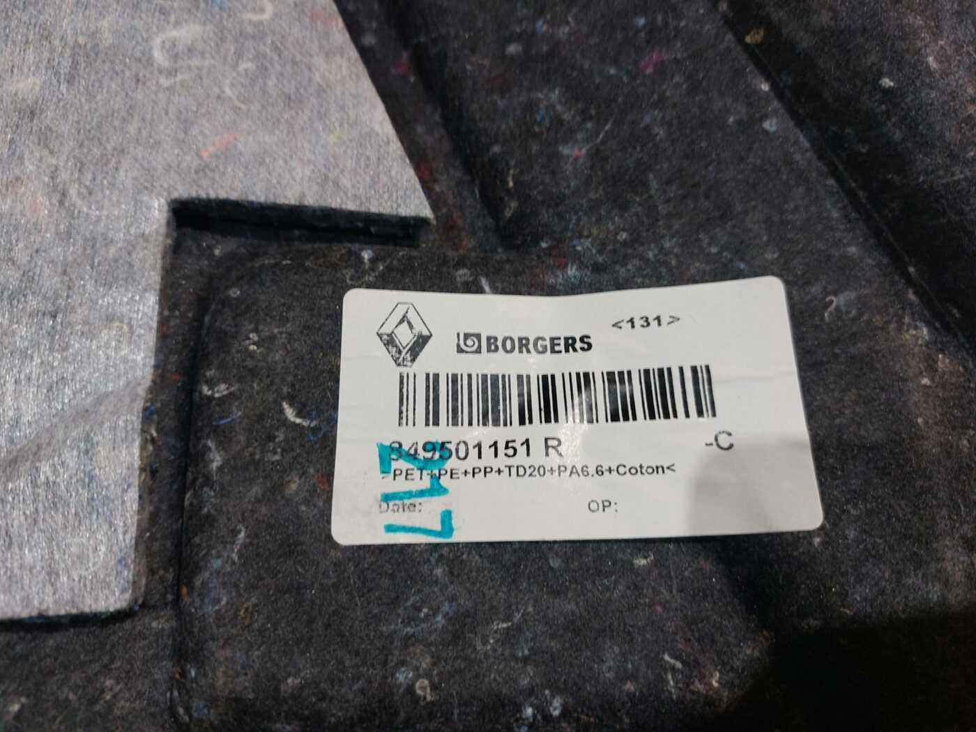 Bagāžnieka nodalījuma sānu apdare priekš RENAULT LAGUNA 2011 3 Bagāžnieka nodalījuma sānu apdare priekš RENAULT LAGUNA 2011