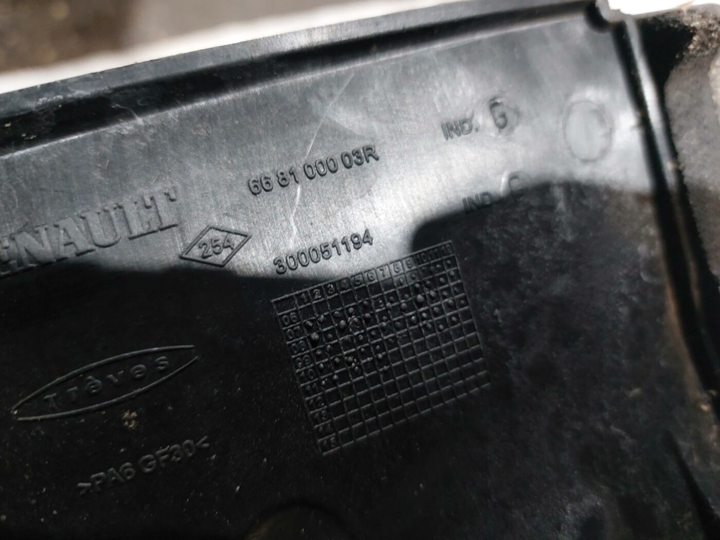 Vējstikla uzlika (deflektors) priekš RENAULT LAGUNA 2011 3 Vējstikla uzlika (deflektors) priekš RENAULT LAGUNA 2011