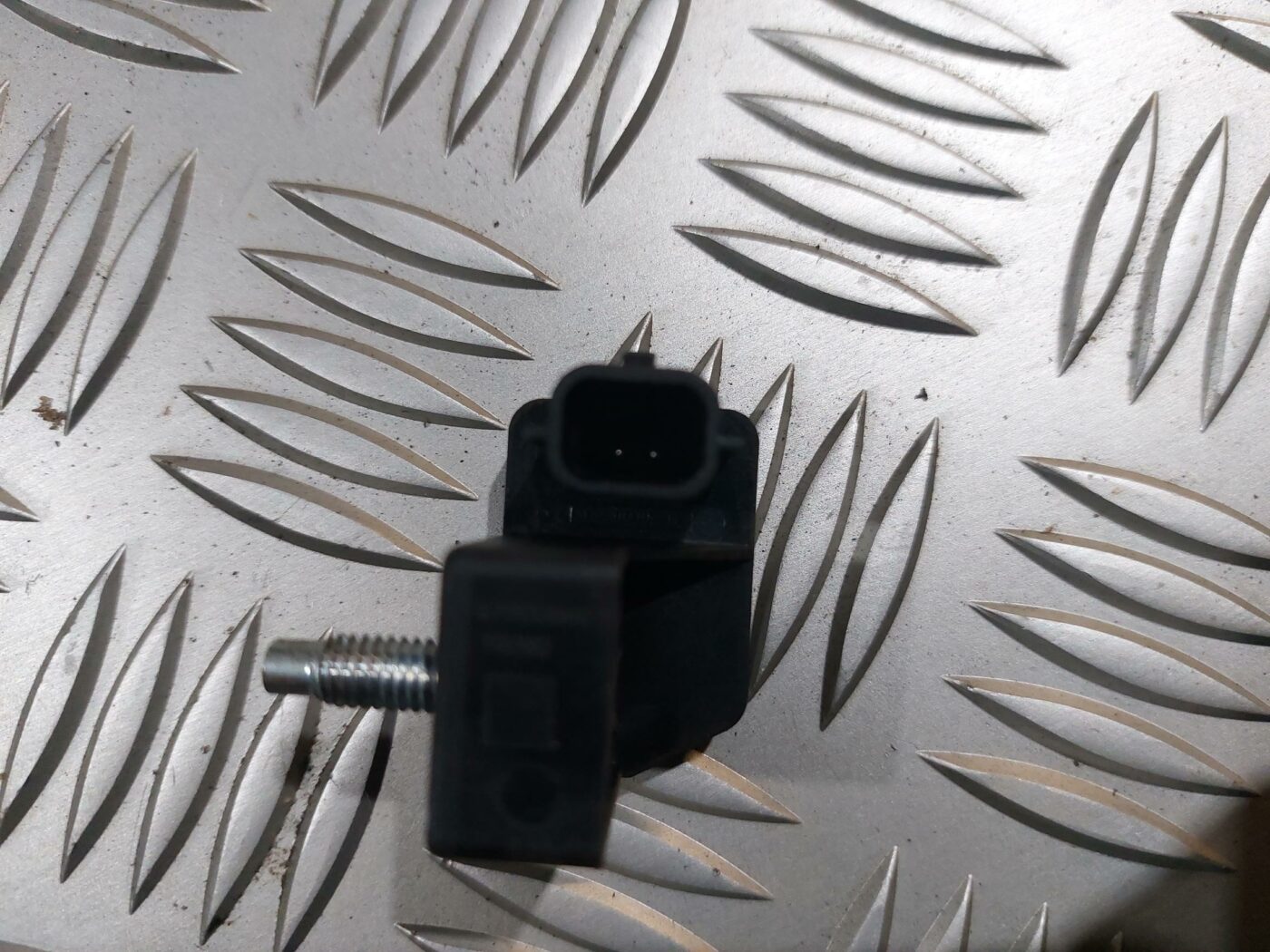 Trieciena devējs priekš RENAULT LAGUNA 2011