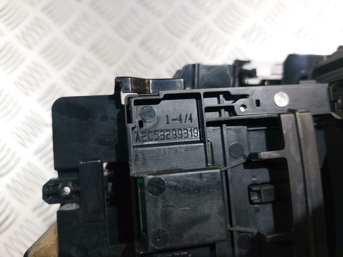 Mērinstrumentu paneļa gaisa vads, centrā priekš RENAULT LAGUNA 2011 3 Mērinstrumentu paneļa gaisa vads, centrā priekš RENAULT LAGUNA 2011