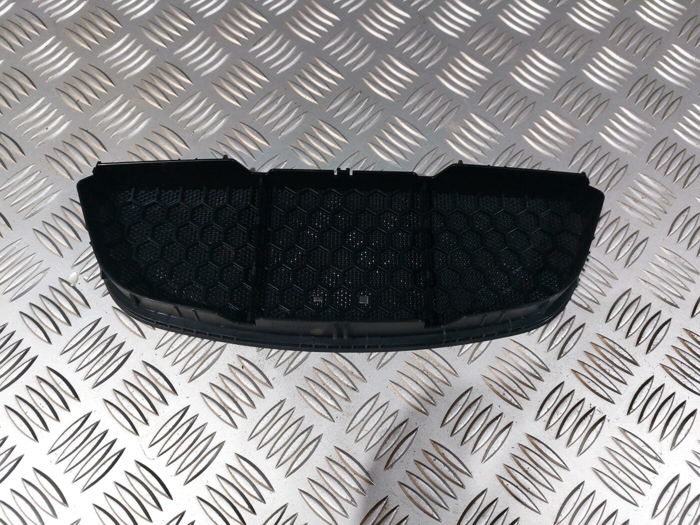 Mērinstrumentu paneļa skaļruņa apdare priekš RENAULT LAGUNA 2011 2 Mērinstrumentu paneļa skaļruņa apdare priekš RENAULT LAGUNA 2011