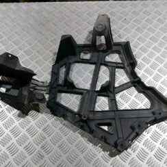 Aizmugurēja bufera kronšteins priekš RENAULT LAGUNA 2011