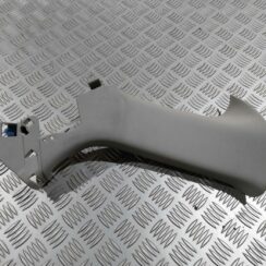 Aizmugurējas salona statnes apdare priekš RENAULT LAGUNA 2011