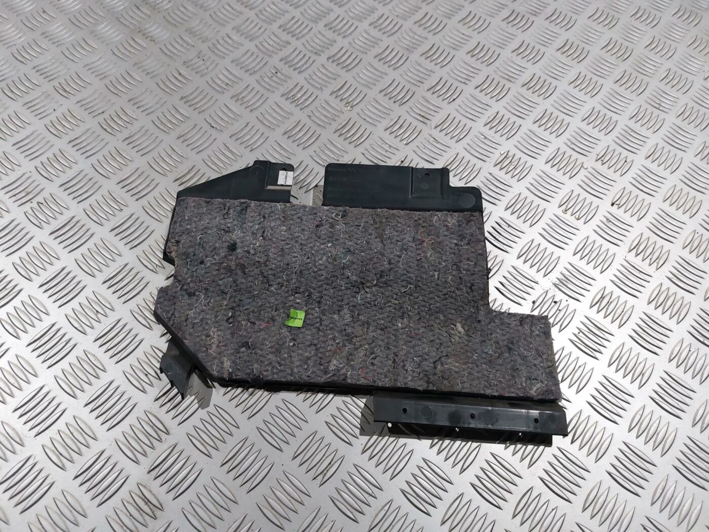 Mērinstrumentu paneļa apakšēja apdare priekš RENAULT LAGUNA 2011 2 Mērinstrumentu paneļa apakšēja apdare priekš RENAULT LAGUNA 2011