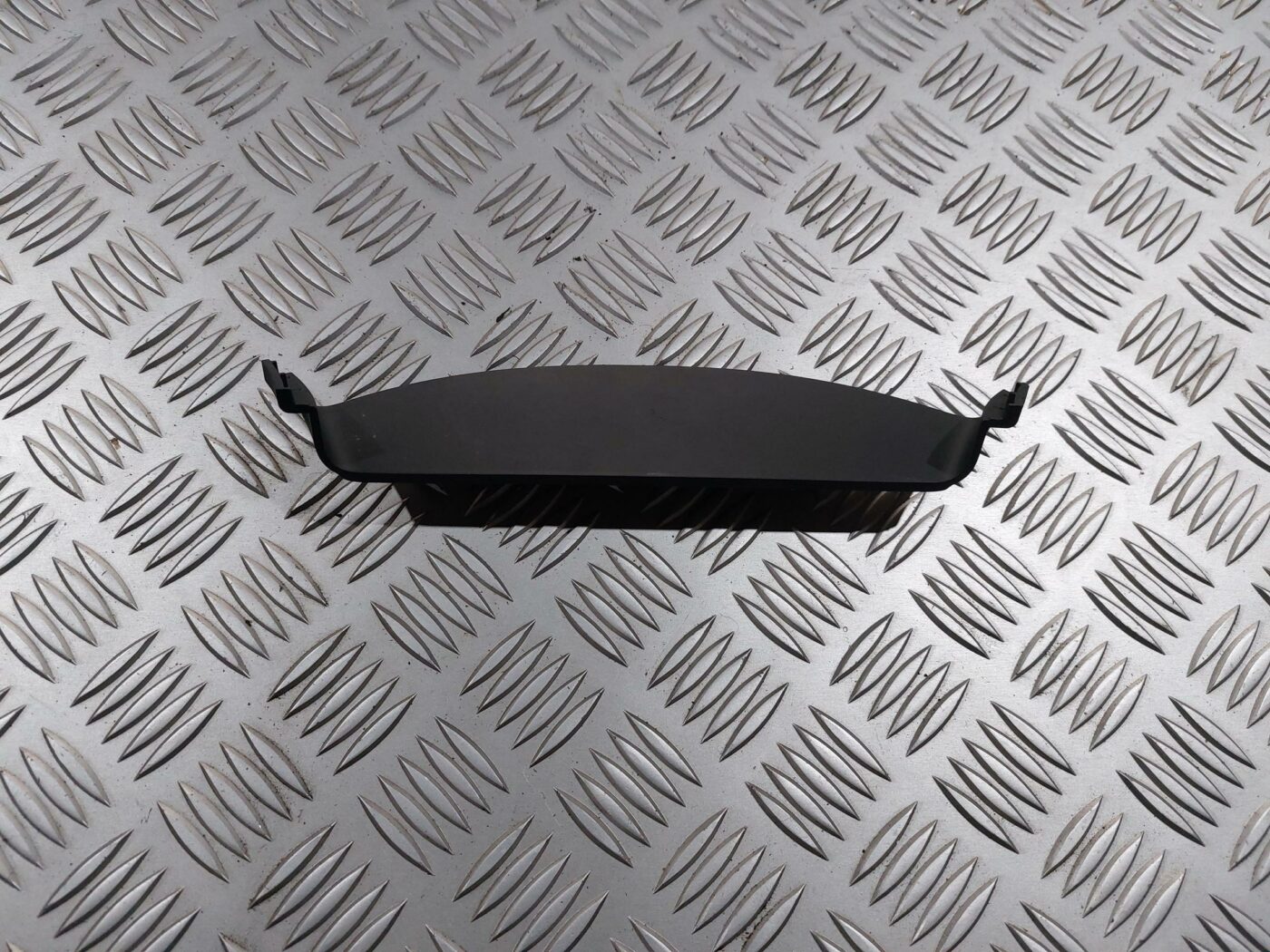 Displeja apdare (uz paneļa) priekš RENAULT LAGUNA 2011 1 Displeja apdare (uz paneļa) priekš RENAULT LAGUNA 2011