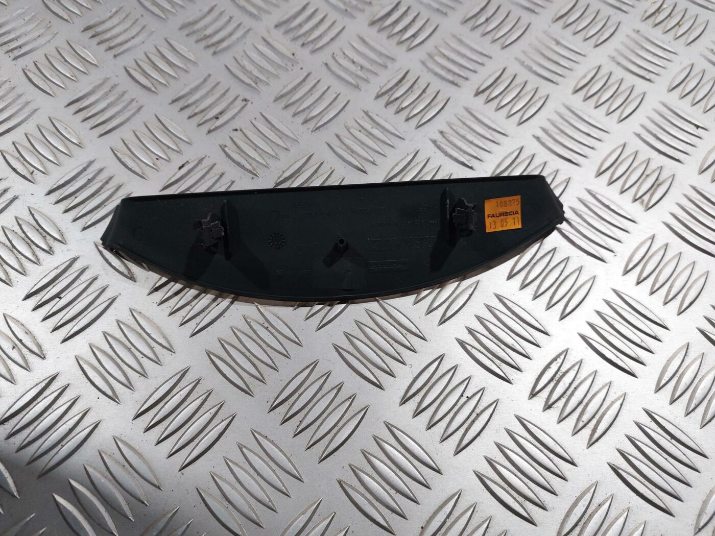 Displeja apdare (uz paneļa) priekš RENAULT LAGUNA 2011 2 Displeja apdare (uz paneļa) priekš RENAULT LAGUNA 2011