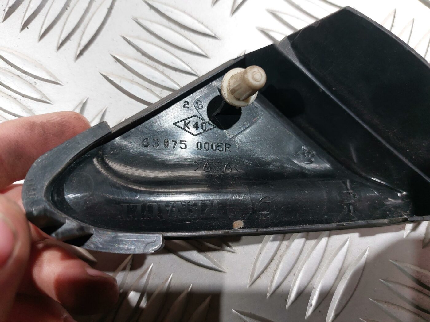 Priekšēja spārna uzlika/moldings priekš RENAULT LAGUNA 2011 3 Priekšēja spārna uzlika/moldings priekš RENAULT LAGUNA 2011