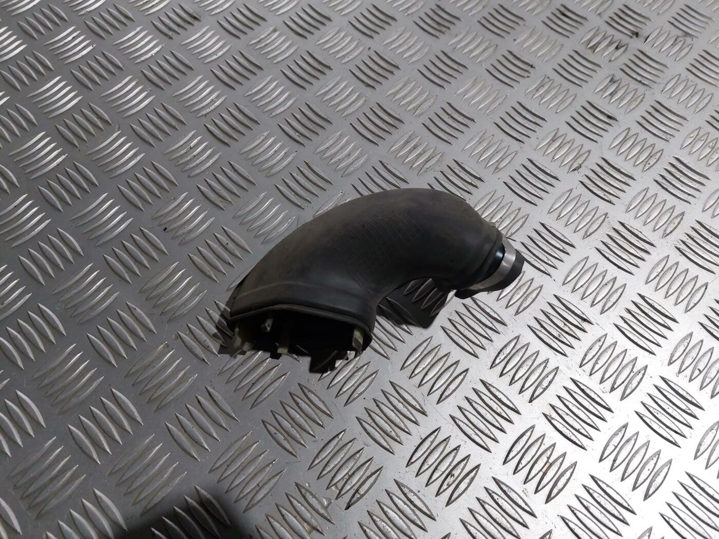 Gaisa filtra korpusa caurule priekš RENAULT LAGUNA 2011 1 Gaisa filtra korpusa caurule priekš RENAULT LAGUNA 2011