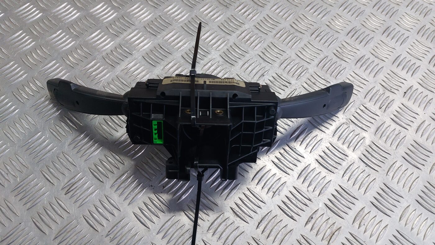 Stūres statnes slēdzis priekš VOLVO S40 2004 Black