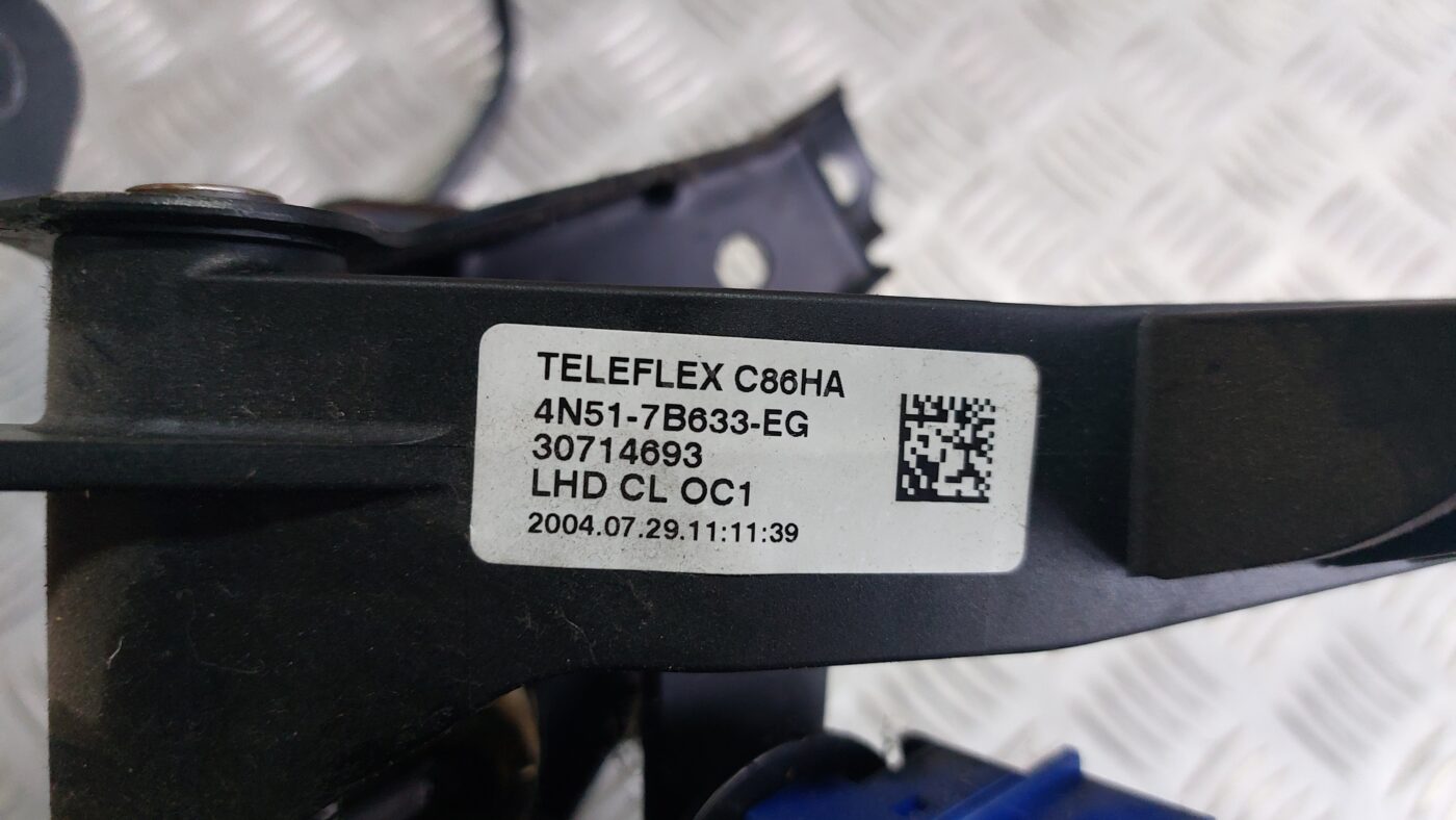 Sajūga pedālis priekš VOLVO S40 2004 Black