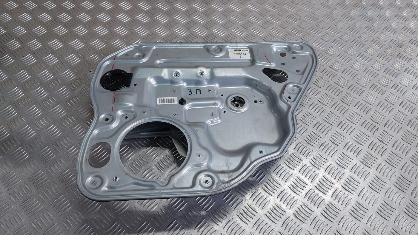 Stikla pacelšanas mehānisma panele priekš VOLVO S40 2004 Black 1 Stikla pacelšanas mehānisma panele priekš VOLVO S40 2004 Black