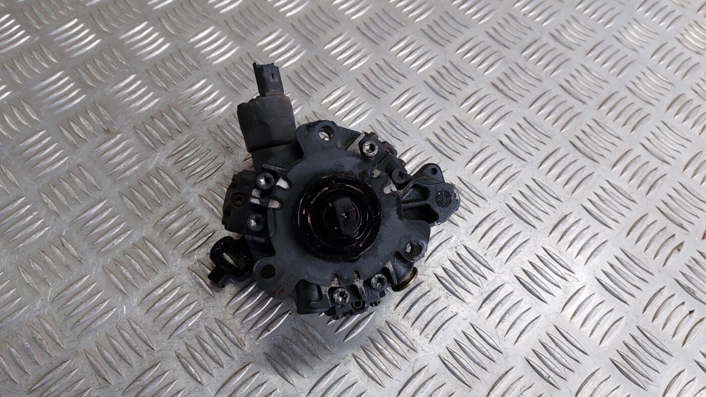 Augstspiediena degvielas sūknis priekš VOLVO S40 2004 Black