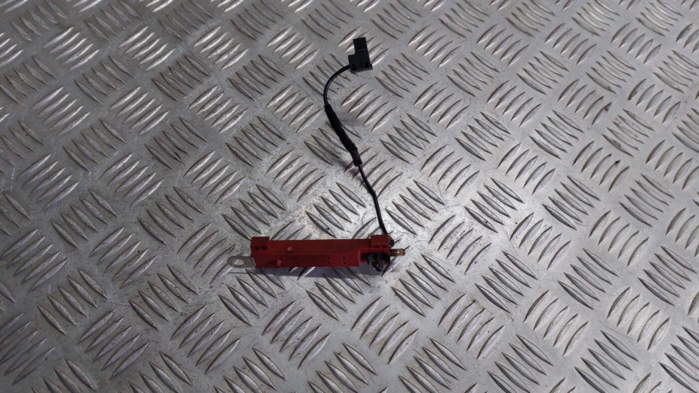 Antenas pastiprinātāja bloks priekš VOLVO S40 2004 Black 2 Antenas pastiprinātāja bloks priekš VOLVO S40 2004 Black