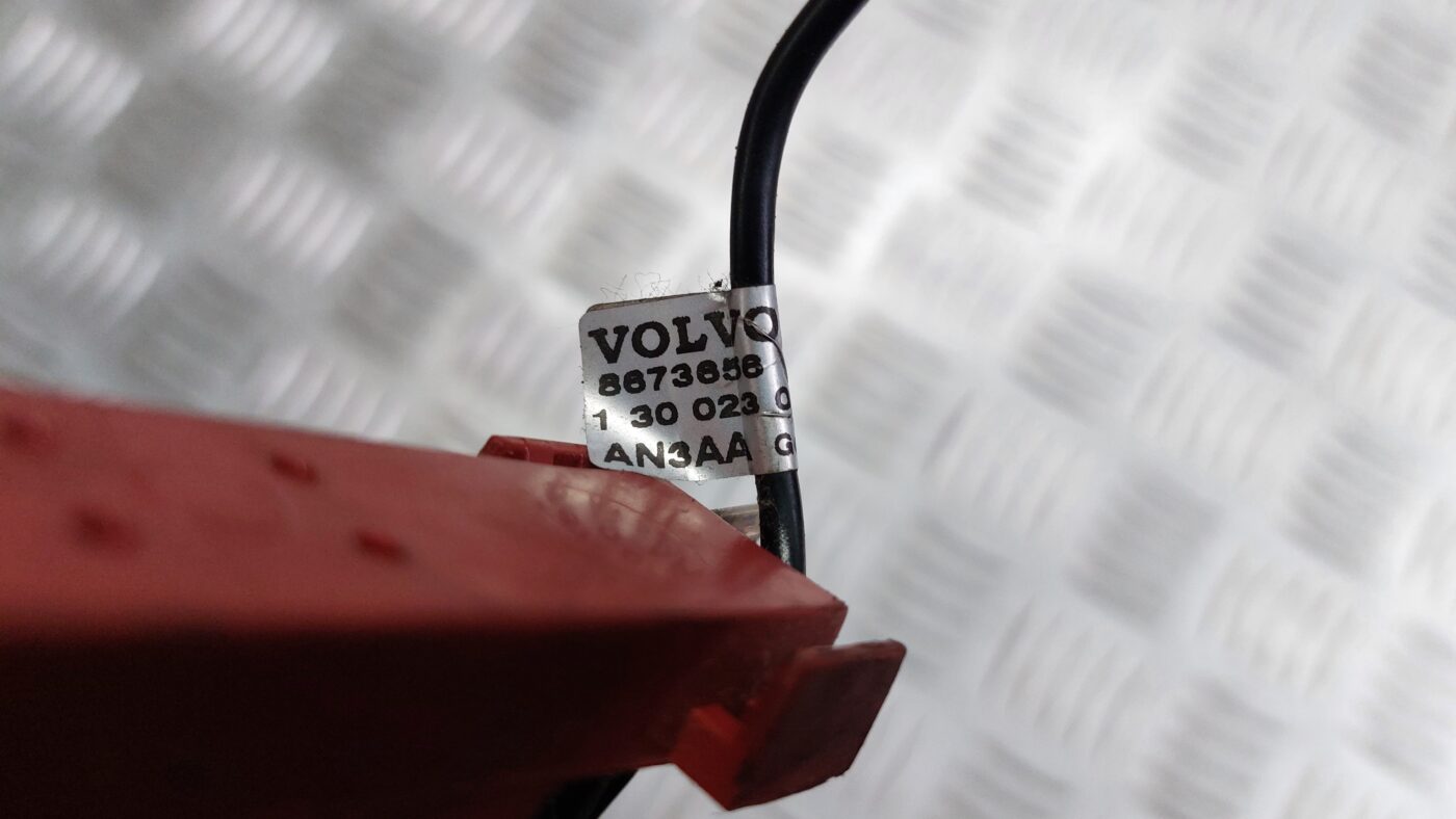 Antenas pastiprinātāja bloks priekš VOLVO S40 2004 Black 4 Antenas pastiprinātāja bloks priekš VOLVO S40 2004 Black