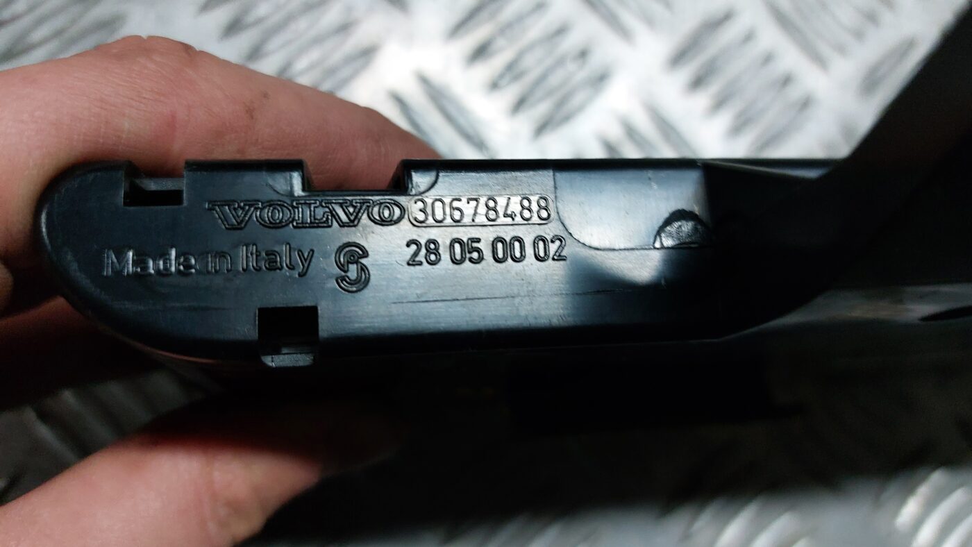 Stop signāls priekš VOLVO S40 2004 Black 5 Stop signāls priekš VOLVO S40 2004 Black