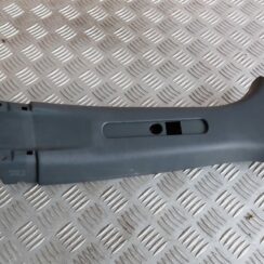 Vidējas salona statnes apdare priekš MITSUBISHI COLT 2007