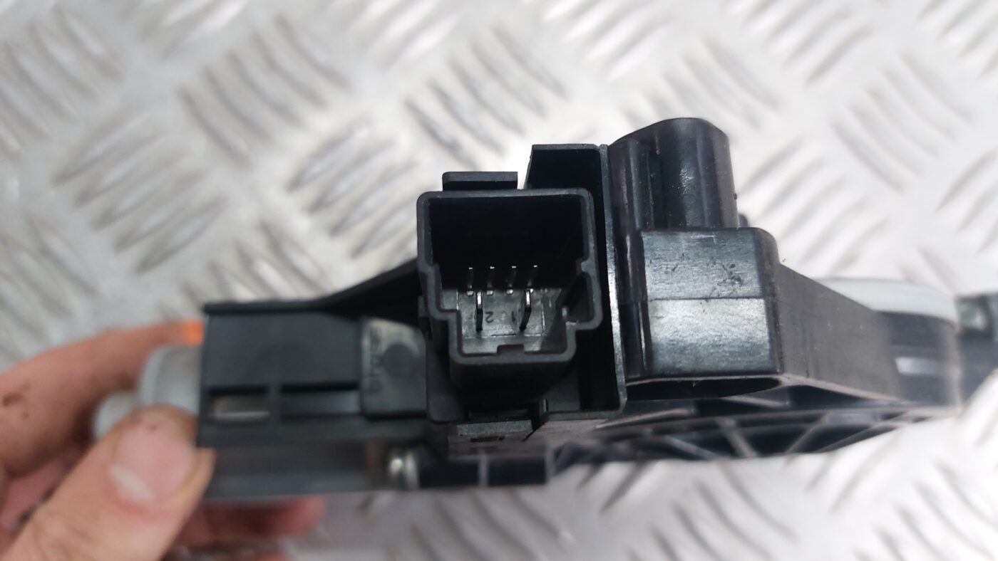 Elektrisko stiklu motors priekš VOLVO V60 2012 3 Elektrisko stiklu motors priekš VOLVO V60 2012