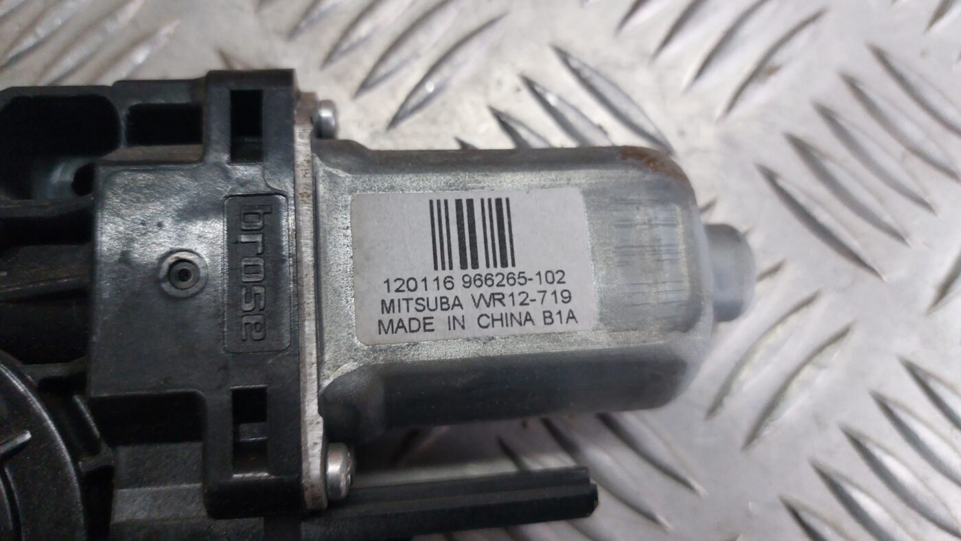 Elektrisko stiklu motors priekš VOLVO V60 2012 4 Elektrisko stiklu motors priekš VOLVO V60 2012