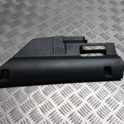 Mērinstrumentu paneļa apakšēja apdare priekš VOLVO V60 2012