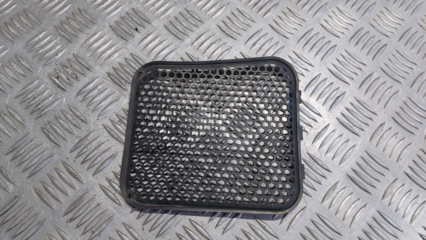 Vējstikla uzlikas (deflektora) režģis priekš VOLVO V60 2012 1 Vējstikla uzlikas (deflektora) režģis priekš VOLVO V60 2012