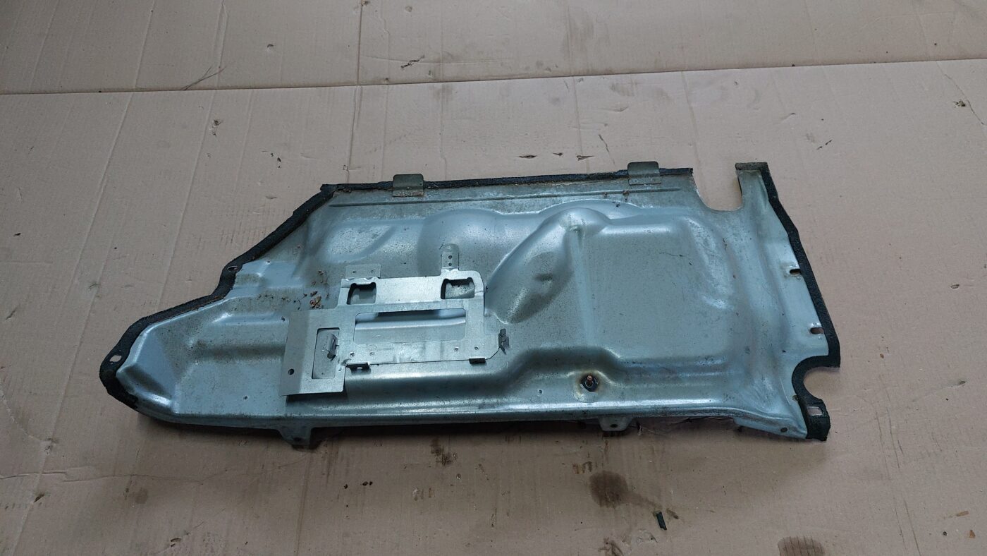 Izpūtēja sistēmas karstuma aizsargs priekš VOLVO V60 2012 1 Izpūtēja sistēmas karstuma aizsargs priekš VOLVO V60 2012