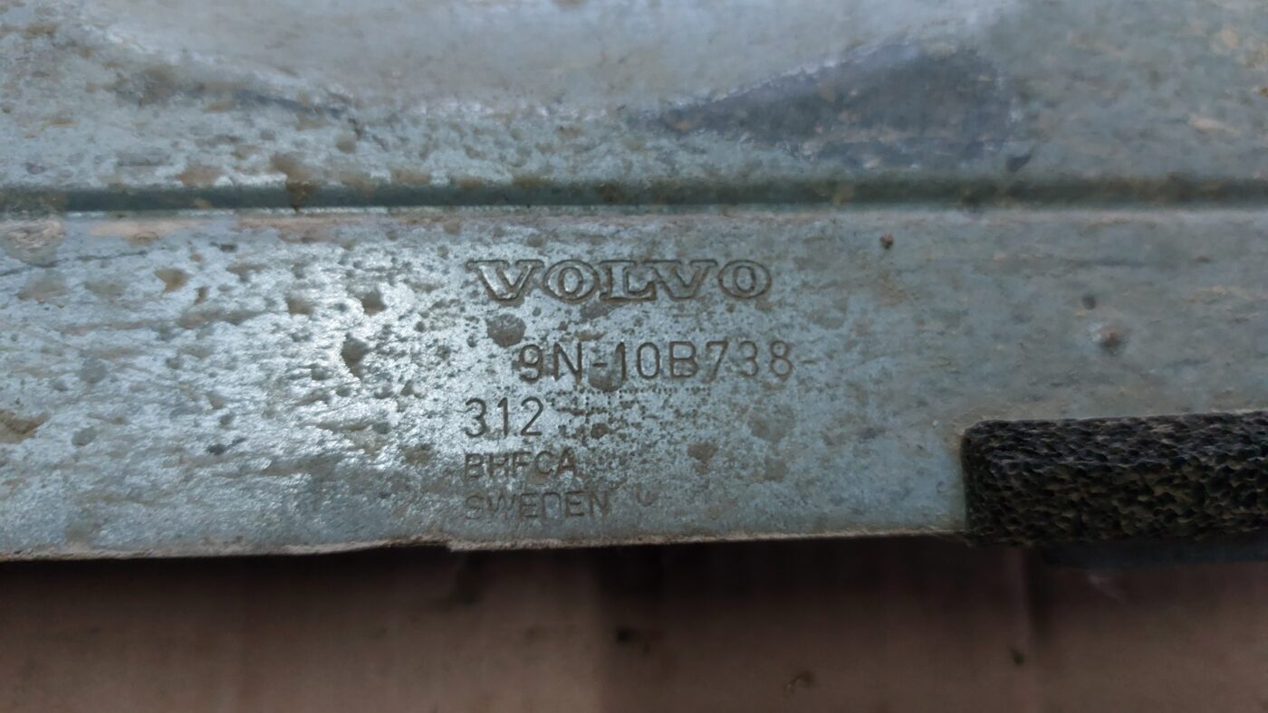 Izpūtēja sistēmas karstuma aizsargs priekš VOLVO V60 2012 3 Izpūtēja sistēmas karstuma aizsargs priekš VOLVO V60 2012