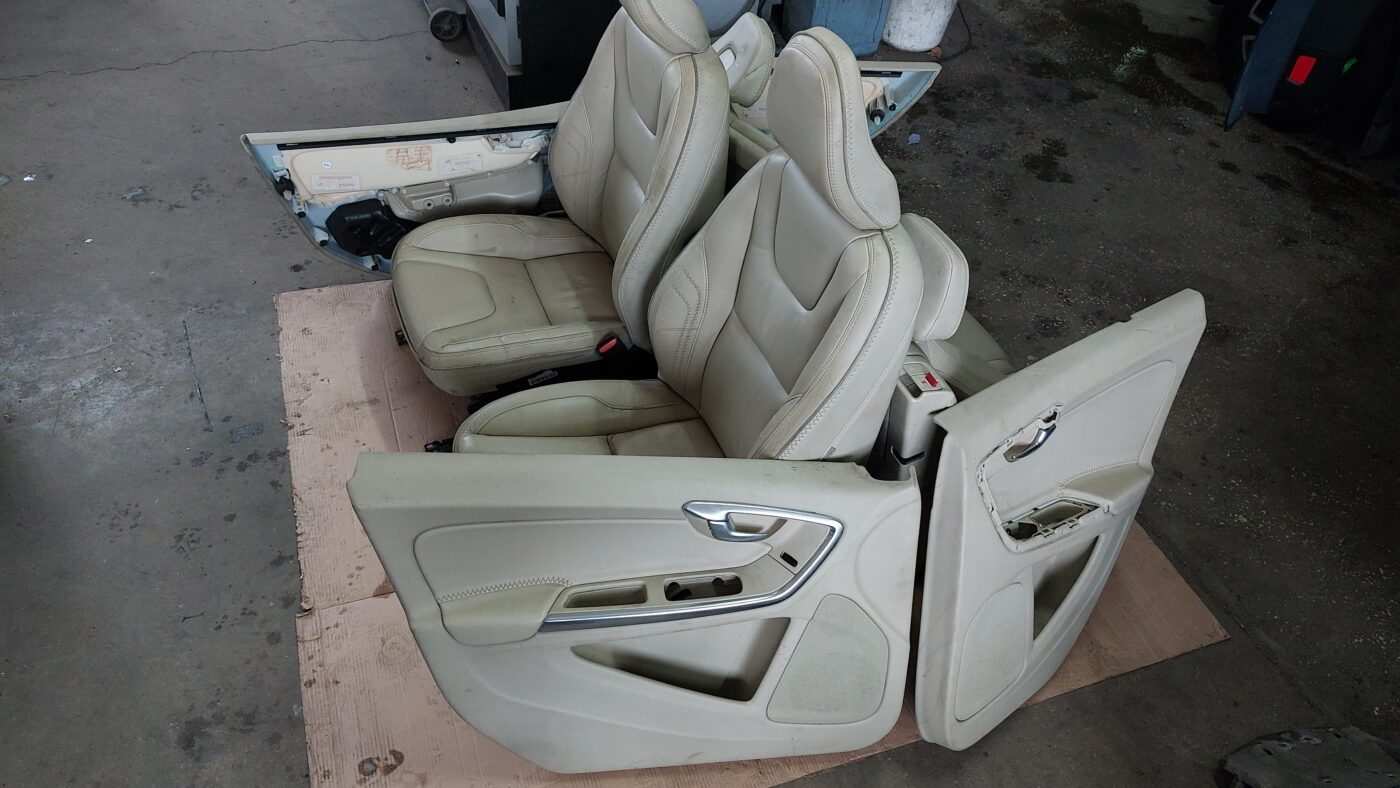 Sēdekļu komplekts priekš VOLVO V60 2012 1 Sēdekļu komplekts priekš VOLVO V60 2012