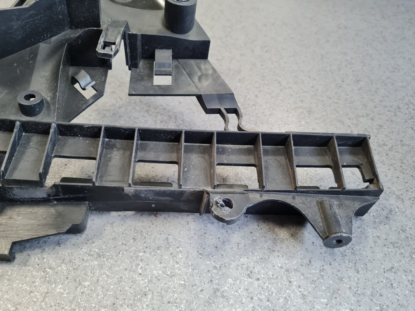 Durvju roktura iekšējais stiprinājums priekš VOLVO S40 2004 Black