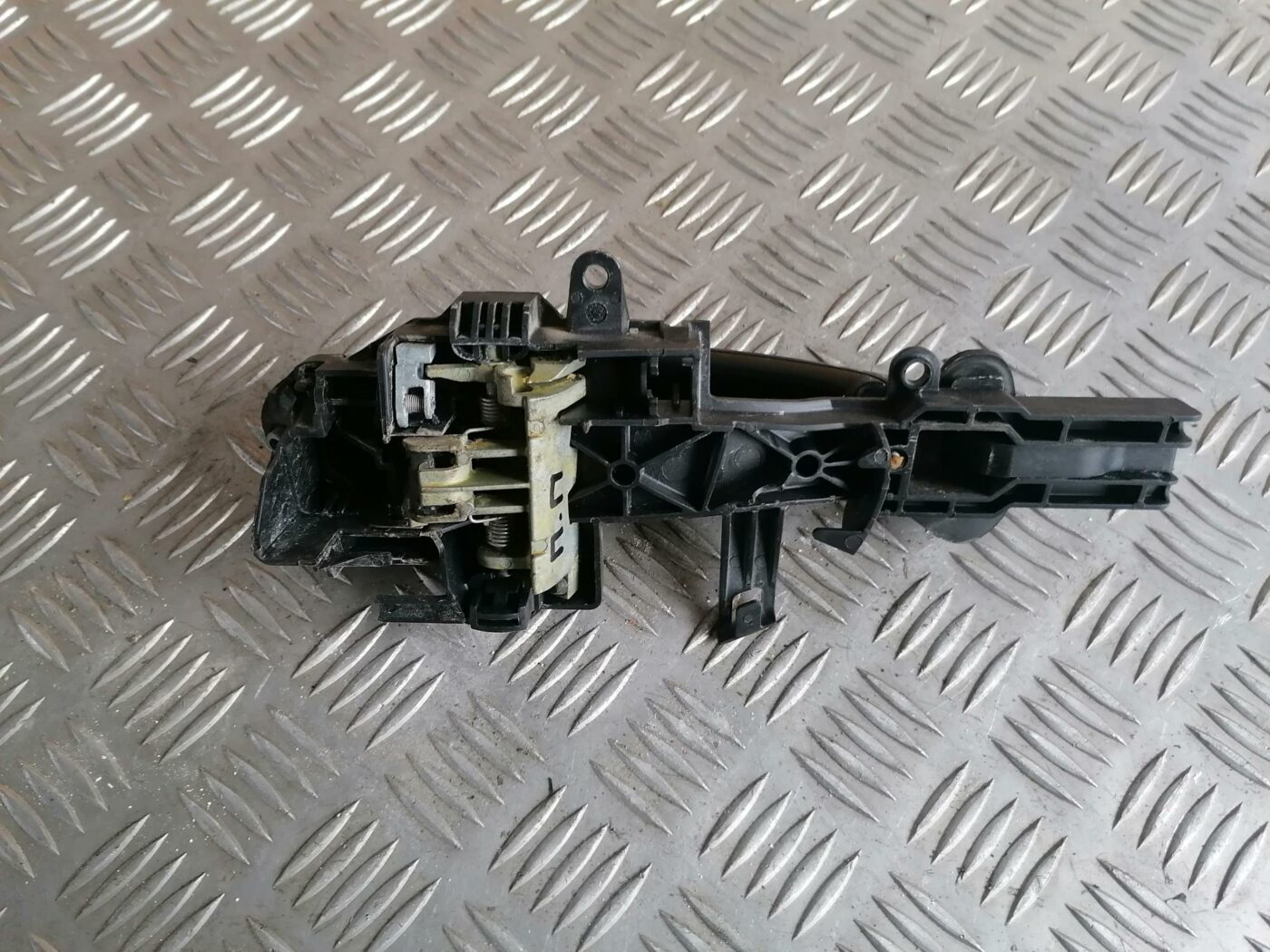 Priekšējāis labais durvju rokturis priekš BMW 123 E87 2008 BLACK 2 Priekšējāis labais durvju rokturis priekš BMW 123 E87 2008 BLACK