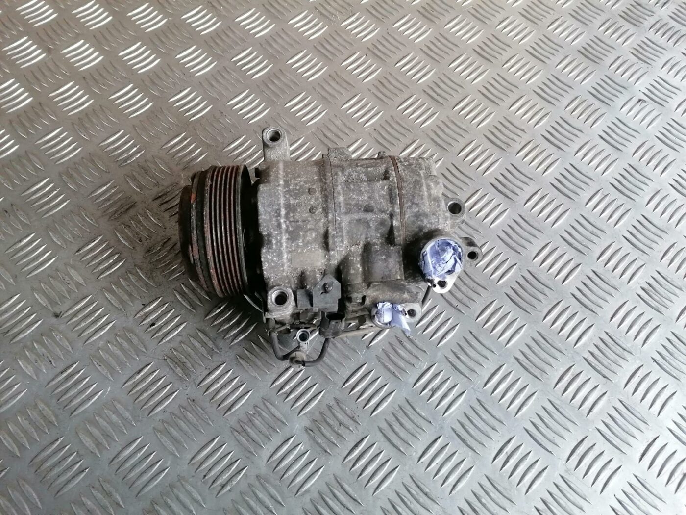 Gaisa kondicioniera kompresors priekš BMW 123 E87 2008 BLACK