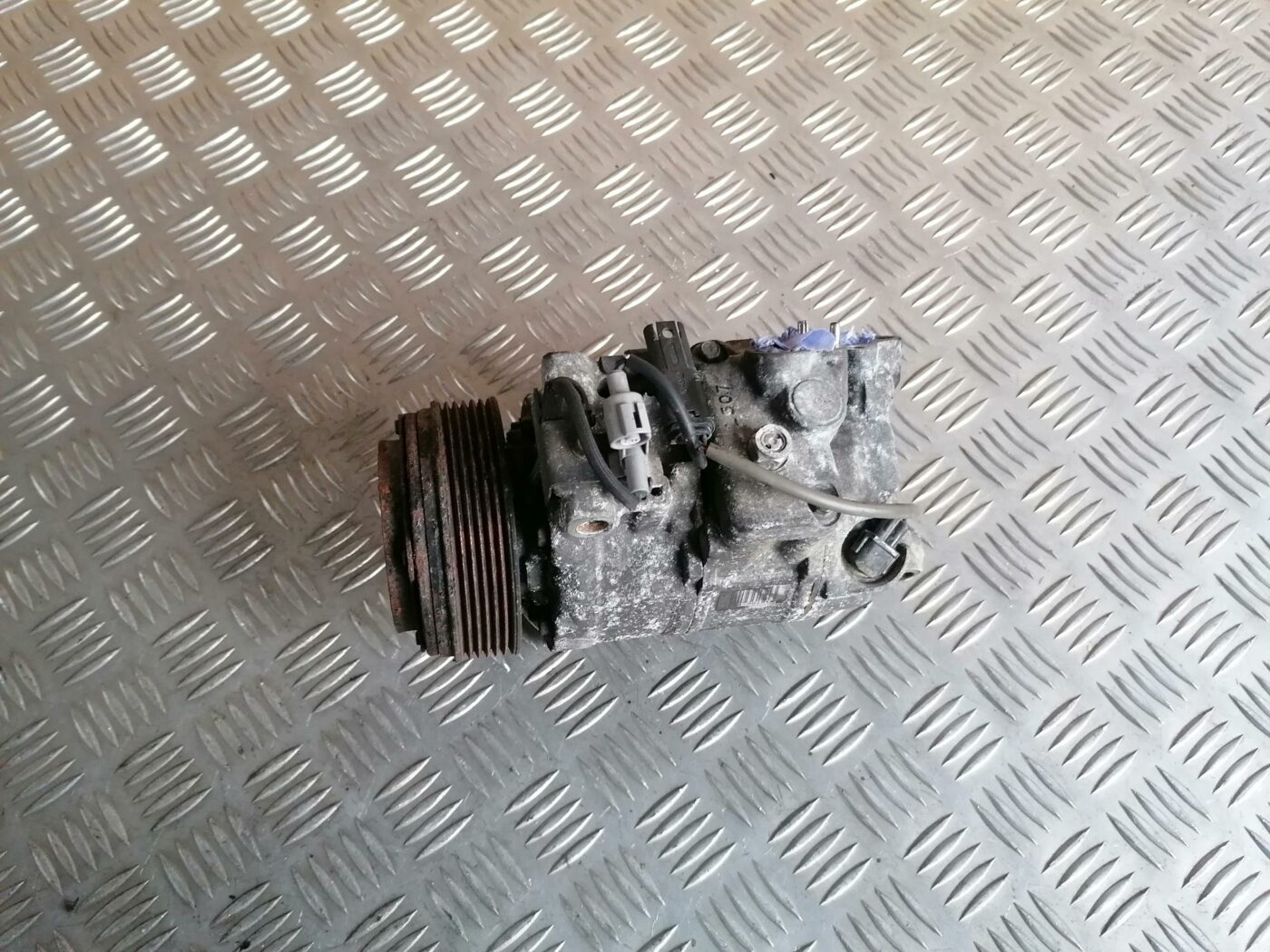 Gaisa kondicioniera kompresors priekš BMW 123 E87 2008 BLACK