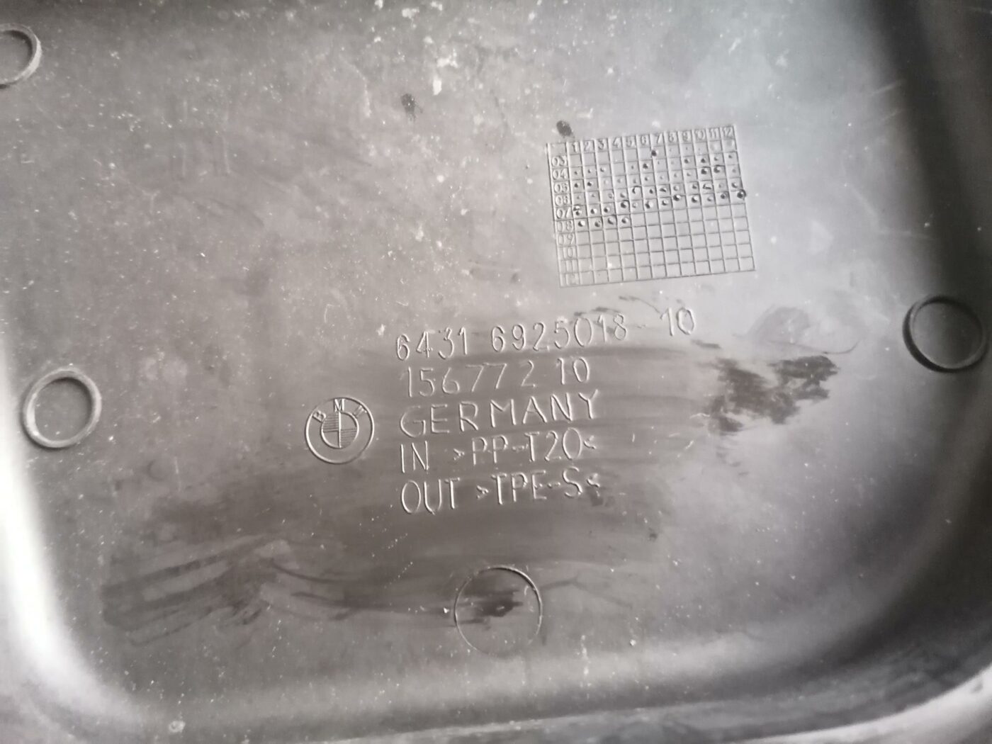 Ieplūdes gaisa deflektors, pa labi priekš BMW 123 E87 2008 BLACK 3 Ieplūdes gaisa deflektors, pa labi priekš BMW 123 E87 2008 BLACK