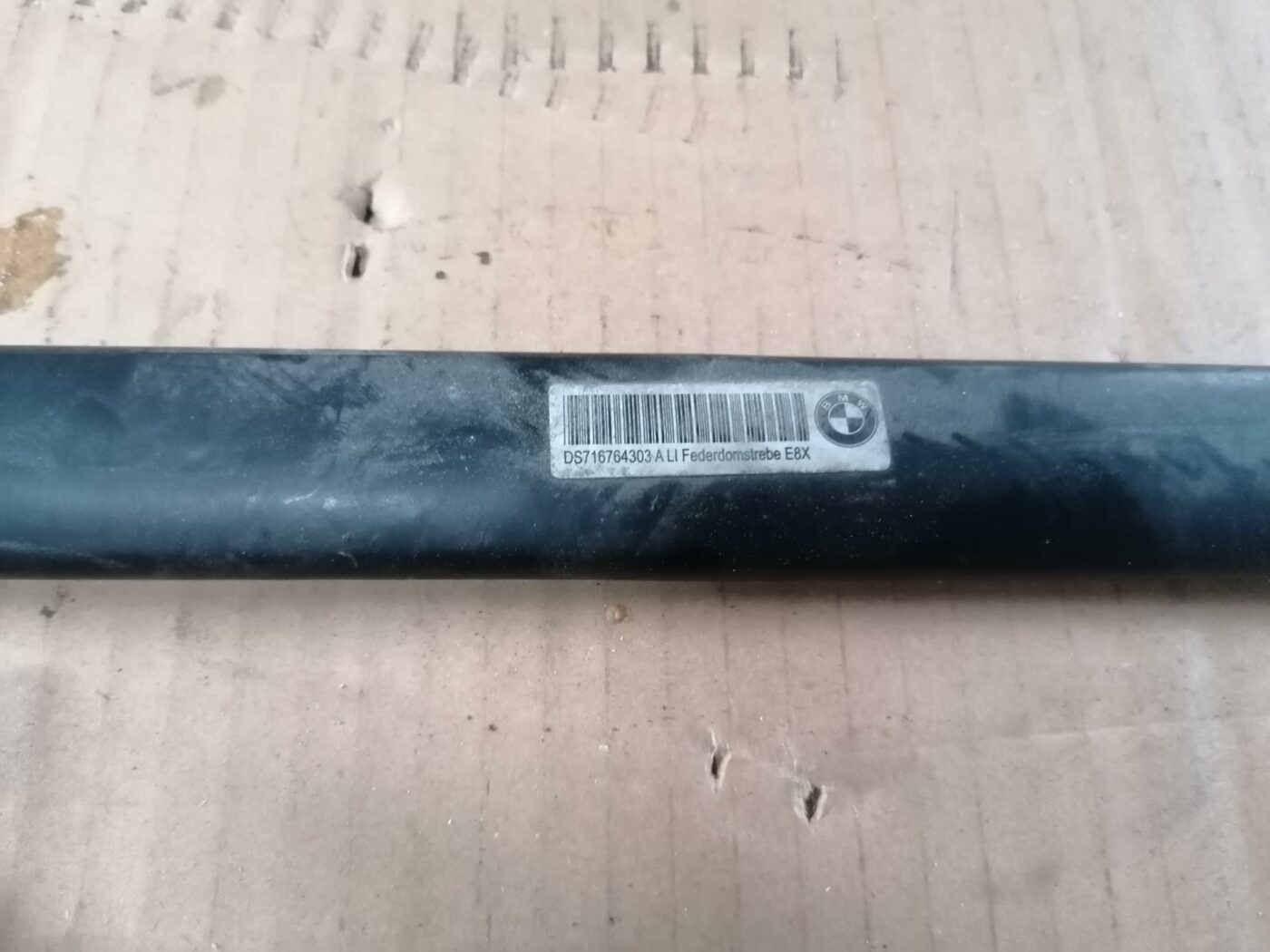 Priekšējo statņu stiprinājums priekš BMW 123 E87 2008 BLACK 2 Priekšējo statņu stiprinājums priekš BMW 123 E87 2008 BLACK