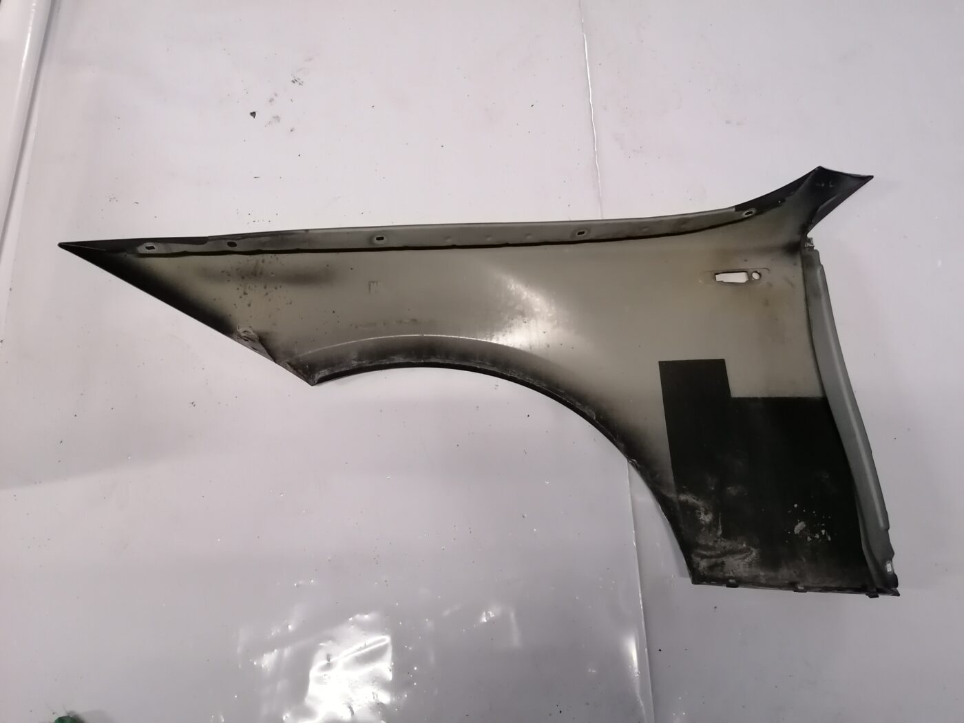 Priekšējais labais spārns priekš BMW 123 E87 2008 BLACK