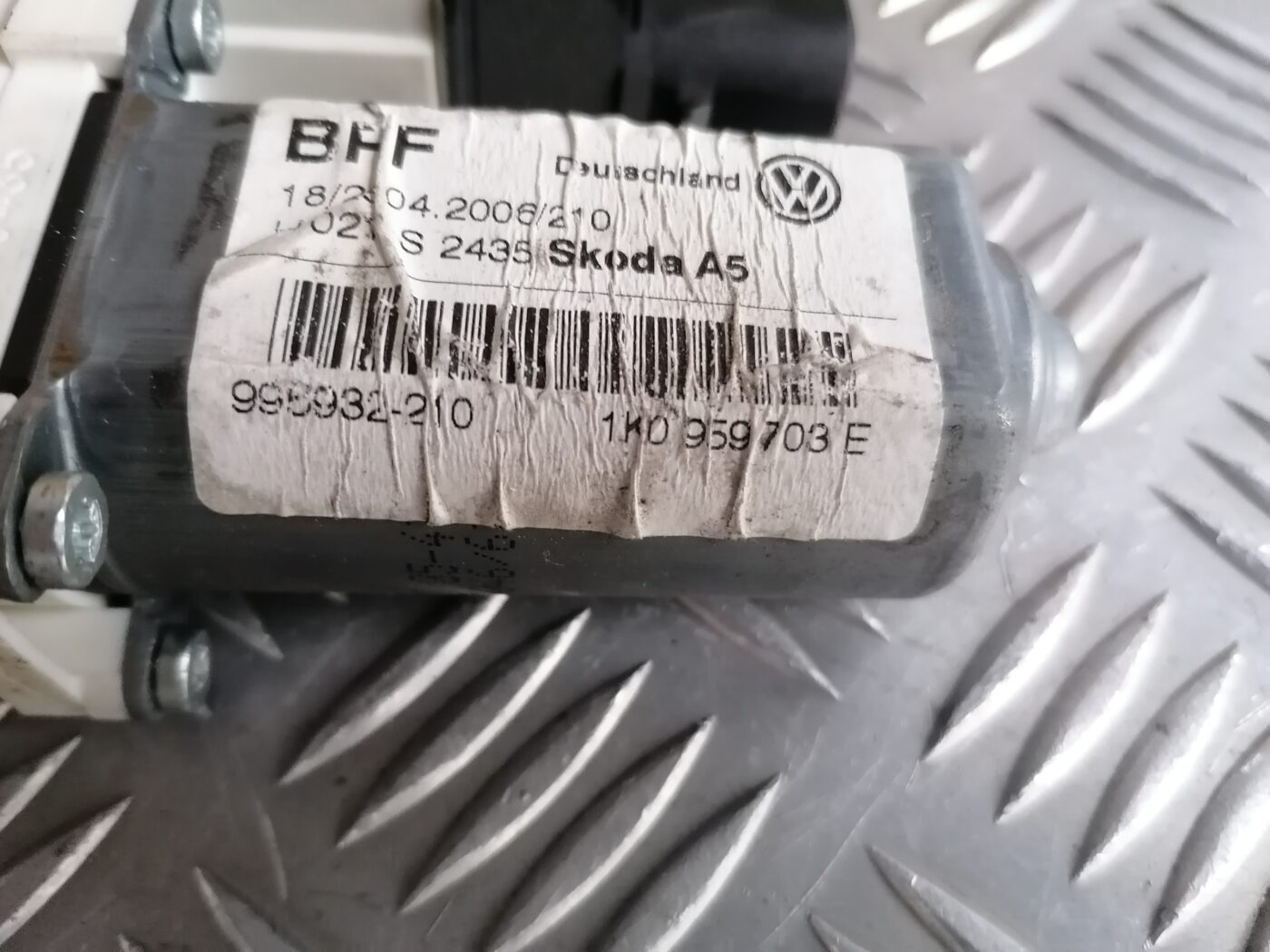 Elektrisko stiklu motors priekš ŠKODA OCTAVIA 2006 4 Elektrisko stiklu motors priekš ŠKODA OCTAVIA 2006