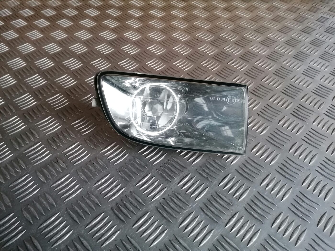 Miglas lukturis priekšā labajā pusē priekš ŠKODA OCTAVIA 2006 1 Miglas lukturis priekšā labajā pusē priekš ŠKODA OCTAVIA 2006