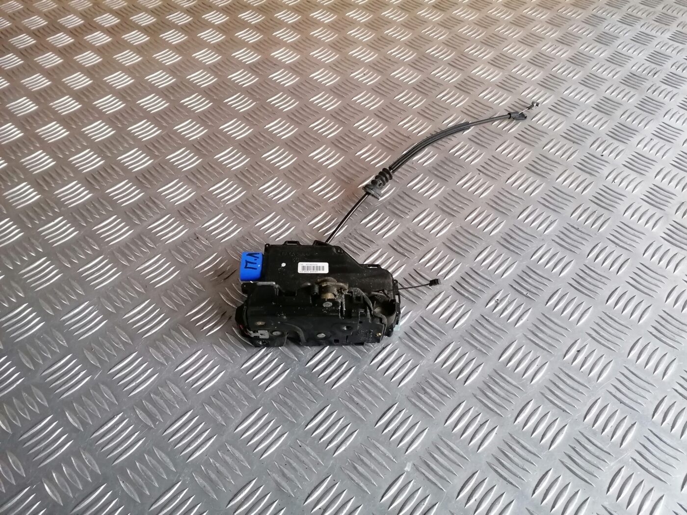 Priekšējo kreiso durvju slēdzene priekš ŠKODA OCTAVIA 2006