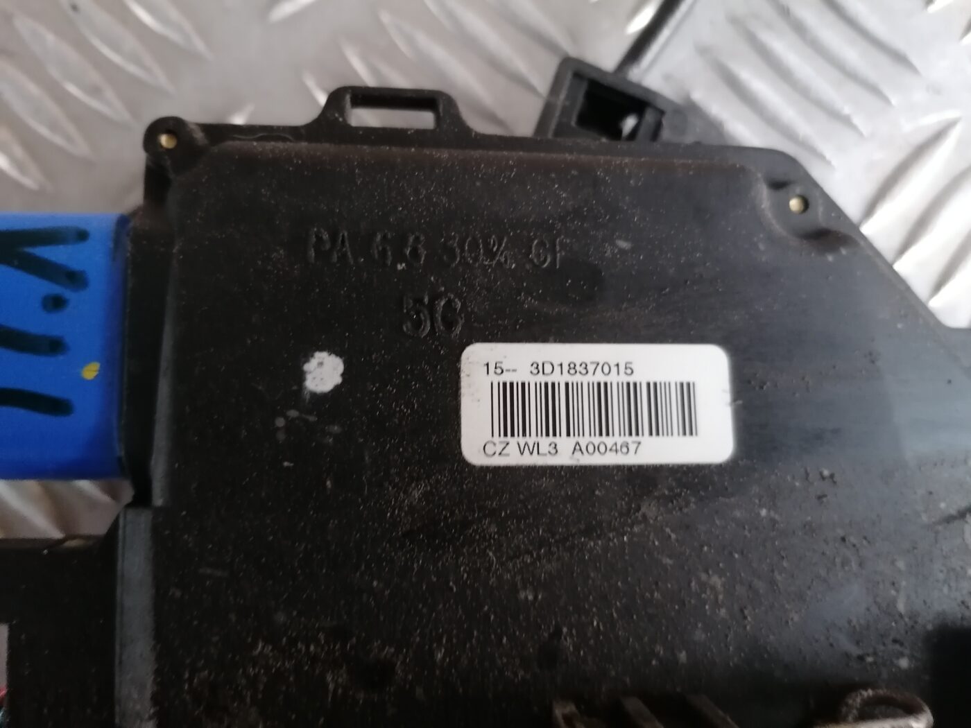 Priekšējo kreiso durvju slēdzene priekš ŠKODA OCTAVIA 2006