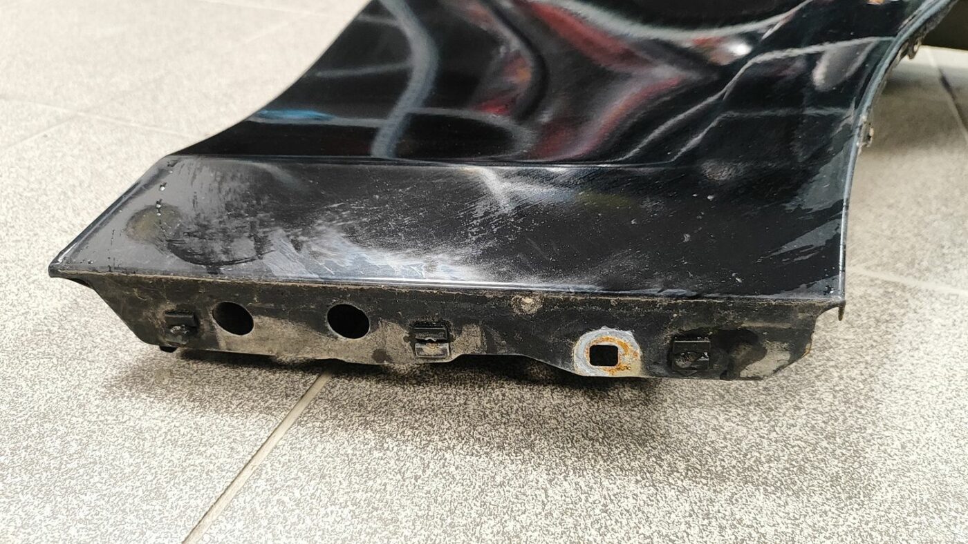 Priekšējais labais spārns priekš BMW 123 E87 2008 BLACK