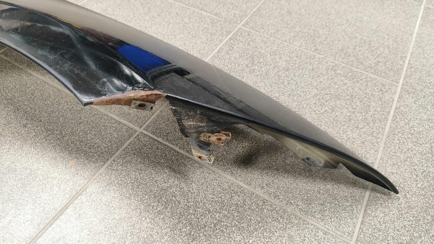 Priekšējais labais spārns priekš BMW 123 E87 2008 BLACK