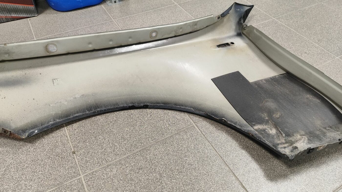 Priekšējais labais spārns priekš BMW 123 E87 2008 BLACK