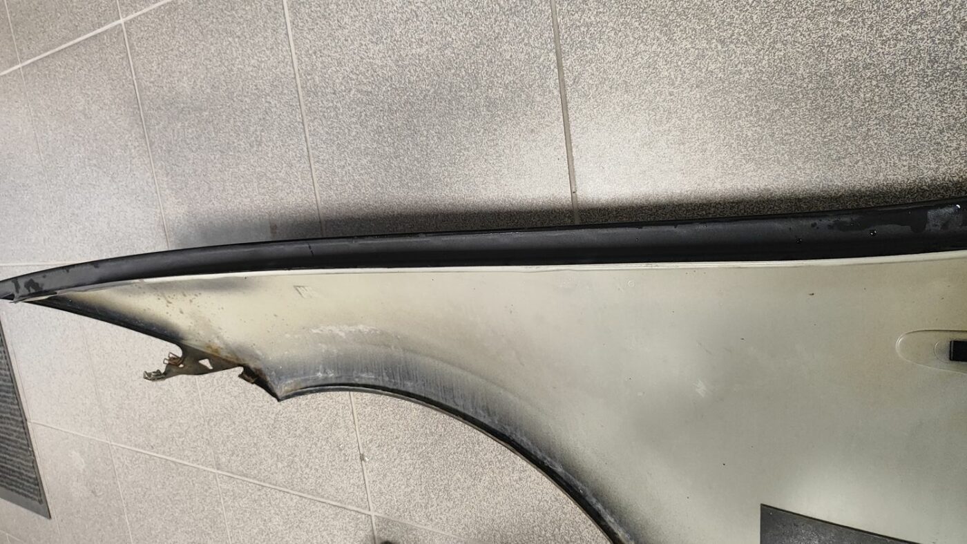 Priekšējais labais spārns priekš BMW 123 E87 2008 BLACK