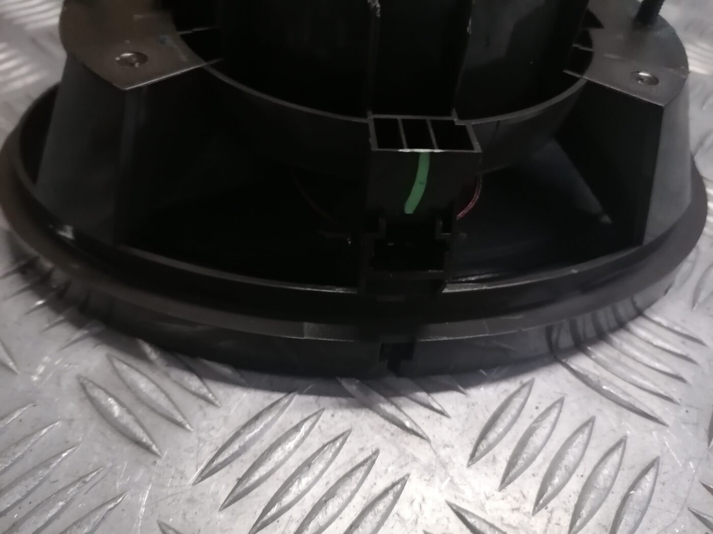 Durvju skaļrunis, apakšā priekš PEUGEOT 607 2010