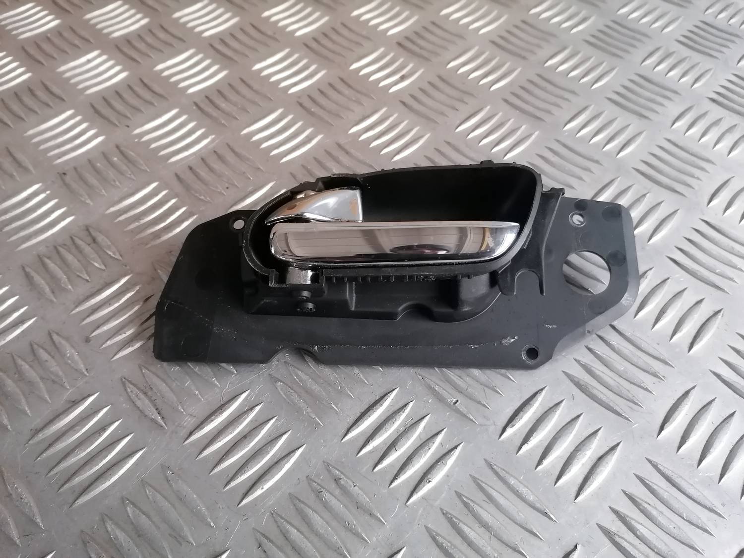 Salona durvju rokturis, priekšējais kreisais priekš PEUGEOT 607 2010 2 Salona durvju rokturis, priekšējais kreisais priekš PEUGEOT 607 2010