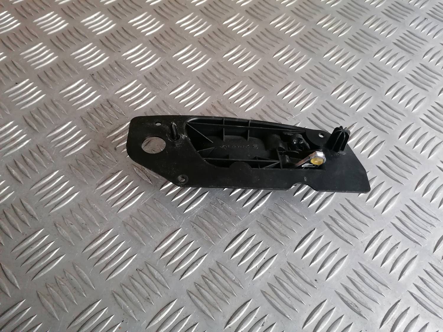 Salona durvju rokturis, priekšējais kreisais priekš PEUGEOT 607 2010 4 Salona durvju rokturis, priekšējais kreisais priekš PEUGEOT 607 2010