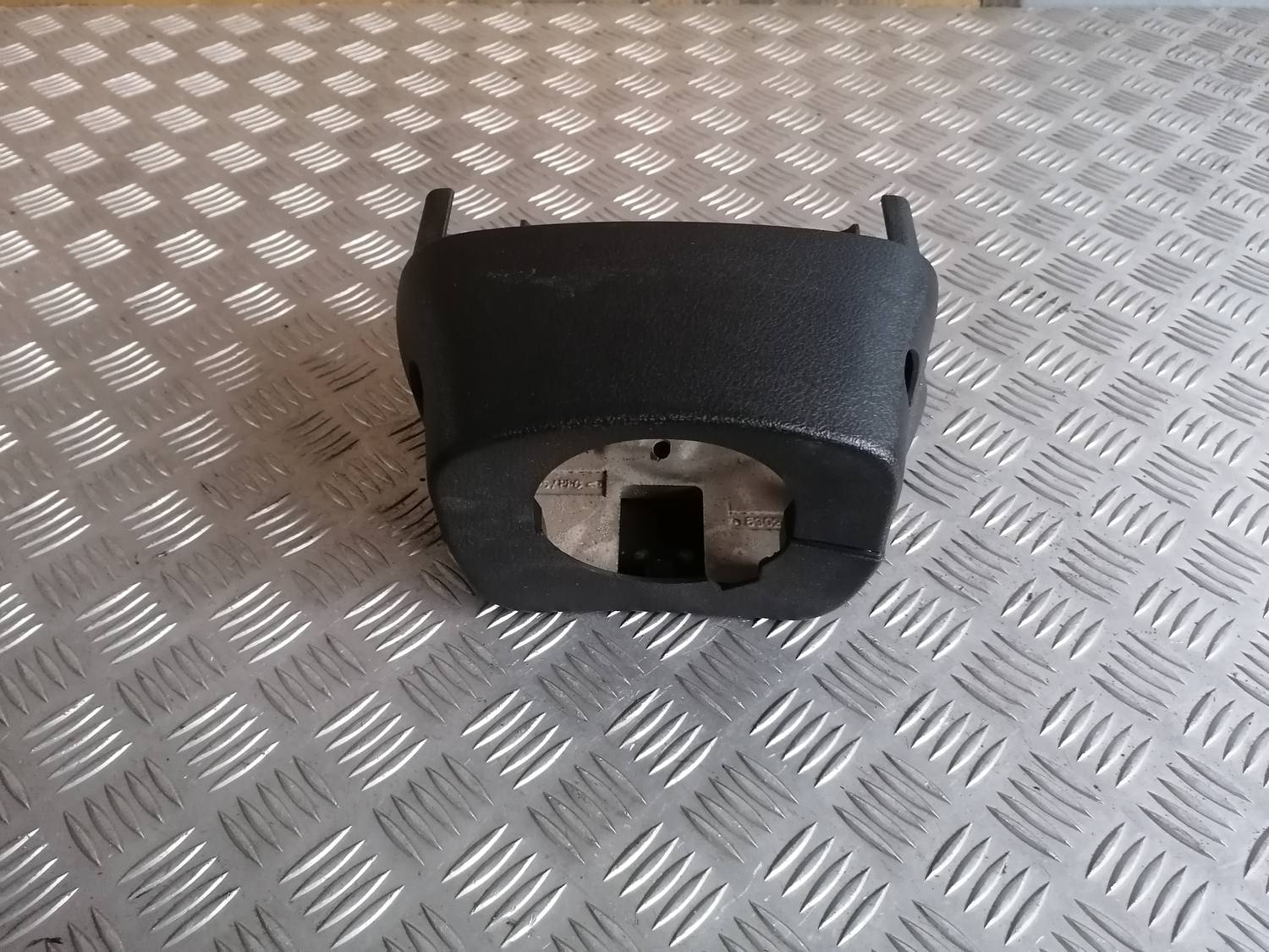 Stūres statnes putekļu aizsargs (salonā) priekš PEUGEOT 607 2010